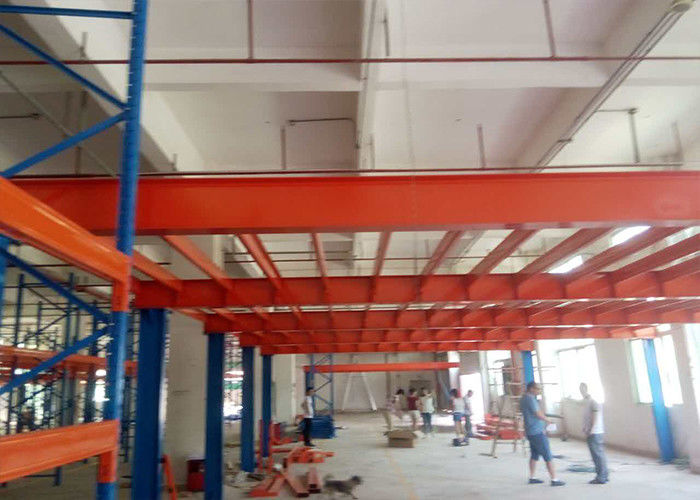 Struktur baja tugas berat Mezzanine lantai untuk rak penyimpanan gudang didukung