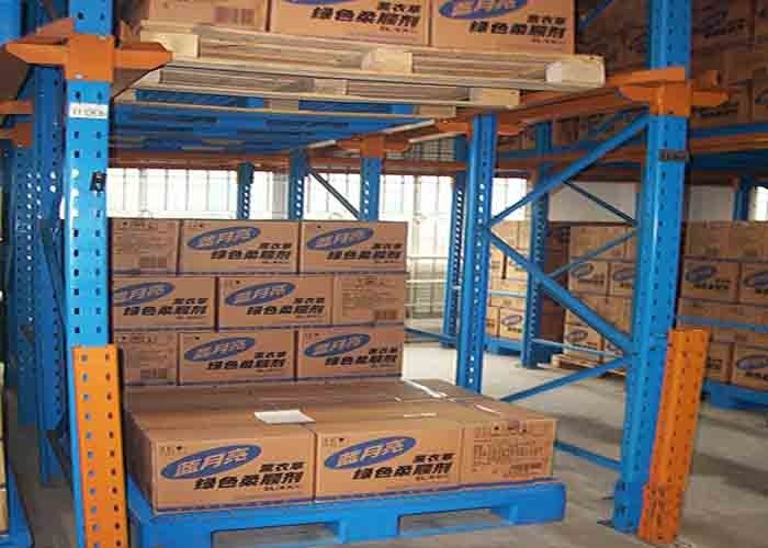 Sistem Pengangkutan Pallet Push Back Anti Korosi