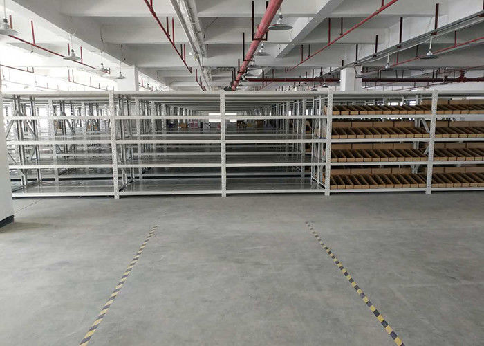 Multi Level Industrial Steel Storage Racks ODM / OEM Pallet Rack Didukung Mezzanine