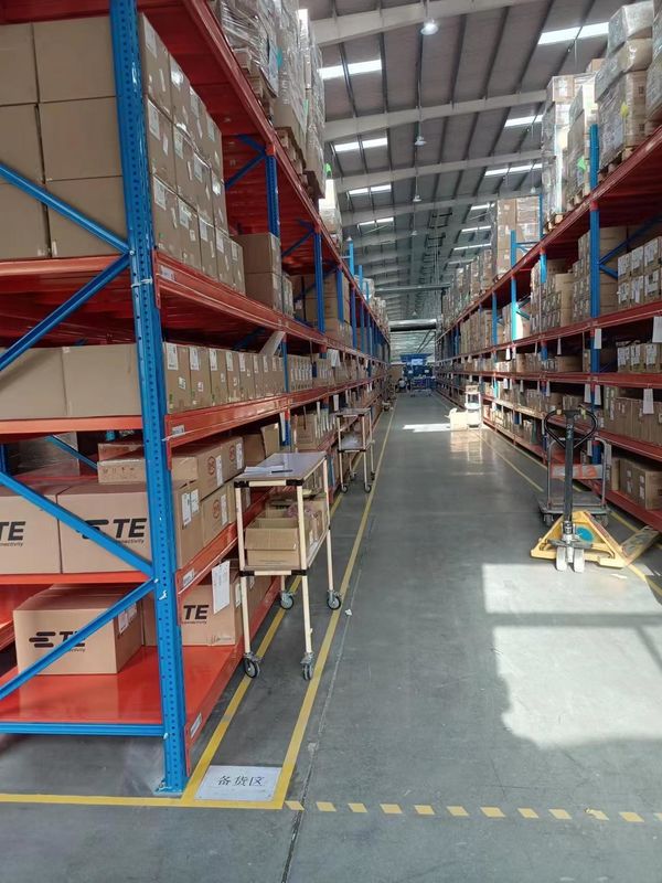 Perlindungan Korosi Finish Rak penyimpanan logam industri untuk solusi penyimpanan serbaguna