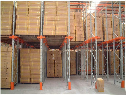 Cold Rolled Steel Drive In Drive Through Racking System Untuk Gudang Industri