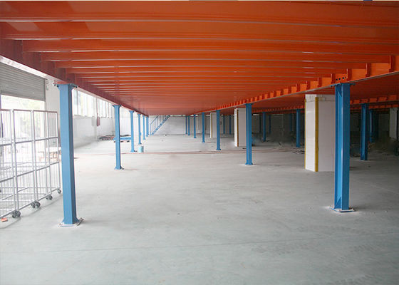 Sistem Mezzanine Industri yang Mendukung Rak