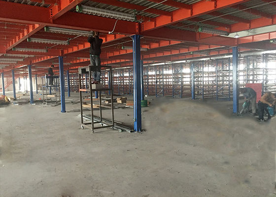 Sistem Mezzanine Industri yang Mendukung Rak