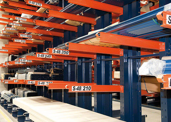 Long Pipes Adjustable Cantilever Pallet Racking System Untuk Gudang Industri