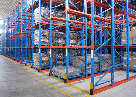 Pusat Logistik Industri Baja Drive In Palet Racking System Untuk Gudang