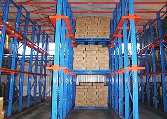 Pusat Logistik Industri Baja Drive In Palet Racking System Untuk Gudang