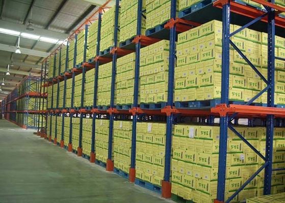 Pusat Logistik Industri Baja Drive In Palet Racking System Untuk Gudang