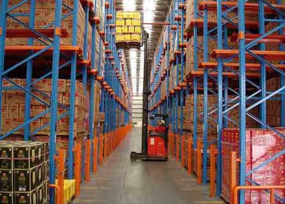Customzied Cold Rolled Drive di Palet Racking untuk penyimpanan gudang industri