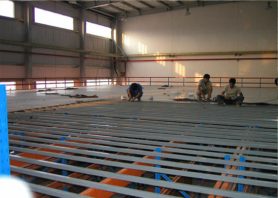 Powder Coating Industrial Steel Mezzanine Floors With Walkways Untuk Gudang