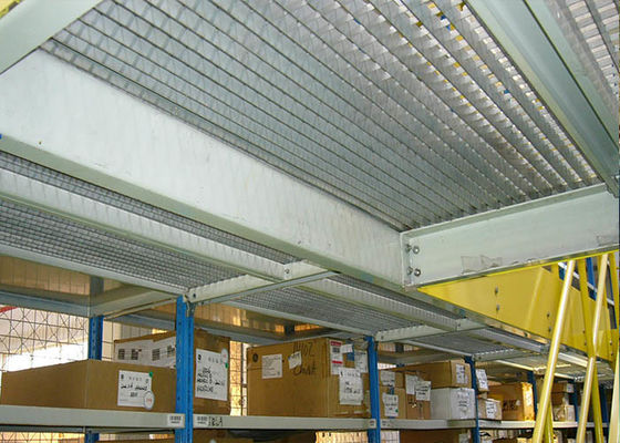 Sistem Rak Mezzanine Lantai Gudang, Rack Metal Industri yang Disesuaikan untuk Penyimpanan