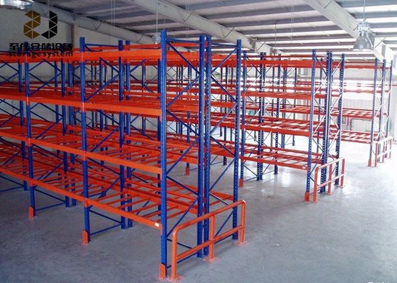 Maksimal 4500kg Per Tingkat Daya Lapisan 2000-6500 mm Tinggi Rak Uprights