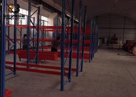 Maksimal 4500kg Per Tingkat Daya Lapisan 2000-6500 mm Tinggi Rak Uprights