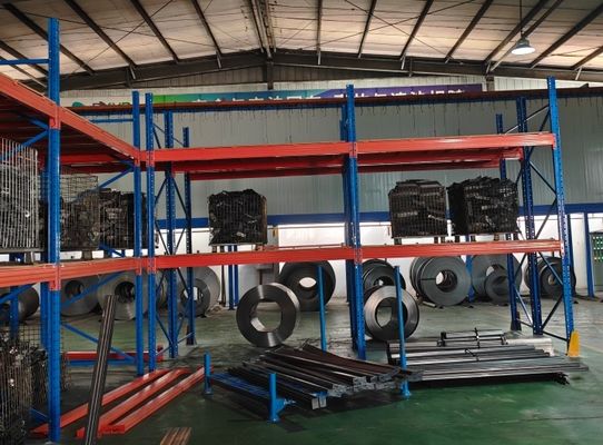 Rack penyimpanan palet tugas berat gudang baja yang disesuaikan