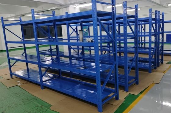 Rak Penyimpanan Tugas Ringan Lubang Kupu-kupu Dapat Disesuaikan Empat Tingkat 1800Mm 2-8 Lapisan